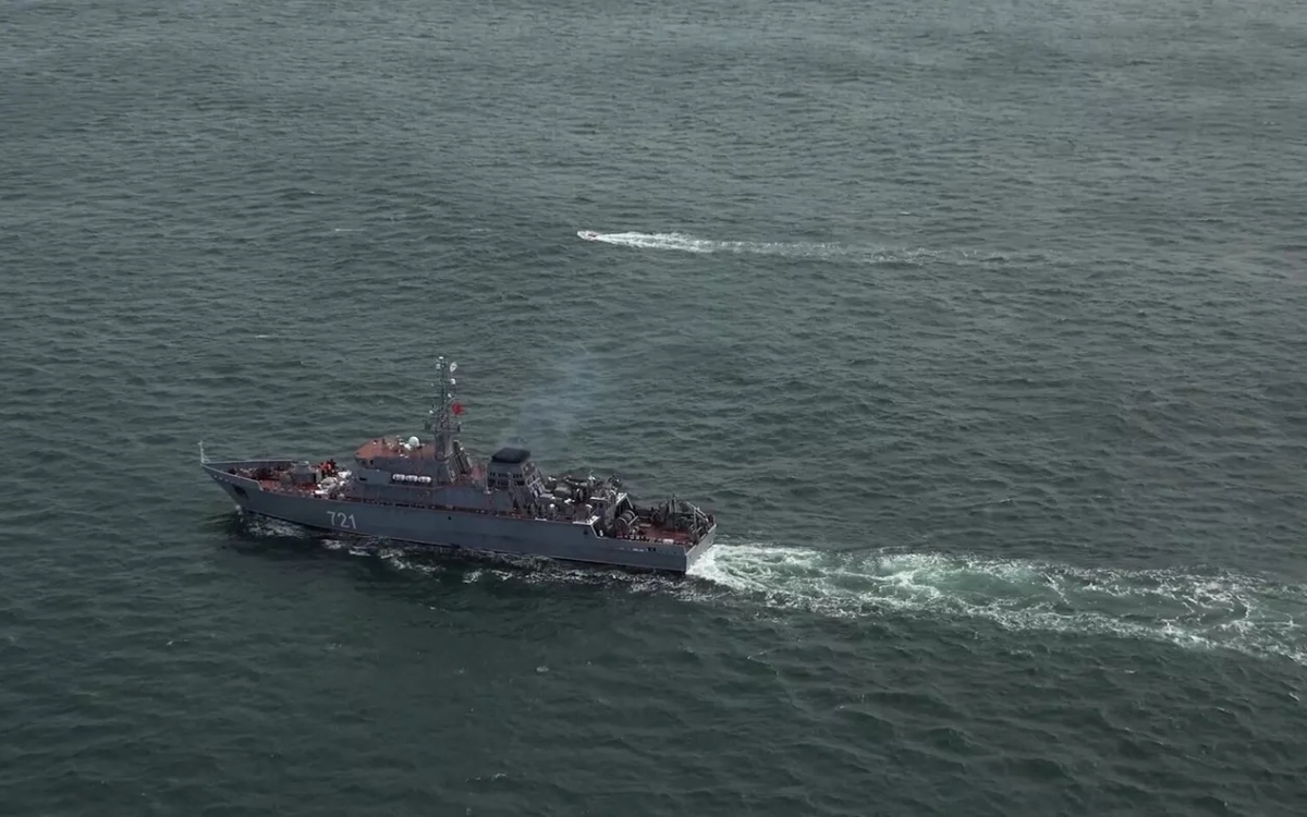 Tàu đổ bộ "Serna" "Zaur Omarov" trong dự án 11770 thuộc đội tàu Caspia.