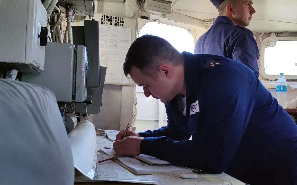 Tổng thống Putin nhấn mạnh rằng Nga sẽ tiếp tục tăng cường hỗ trợ lực lượng tàu mặt nước, tàu ngầm và không quân hải quân.