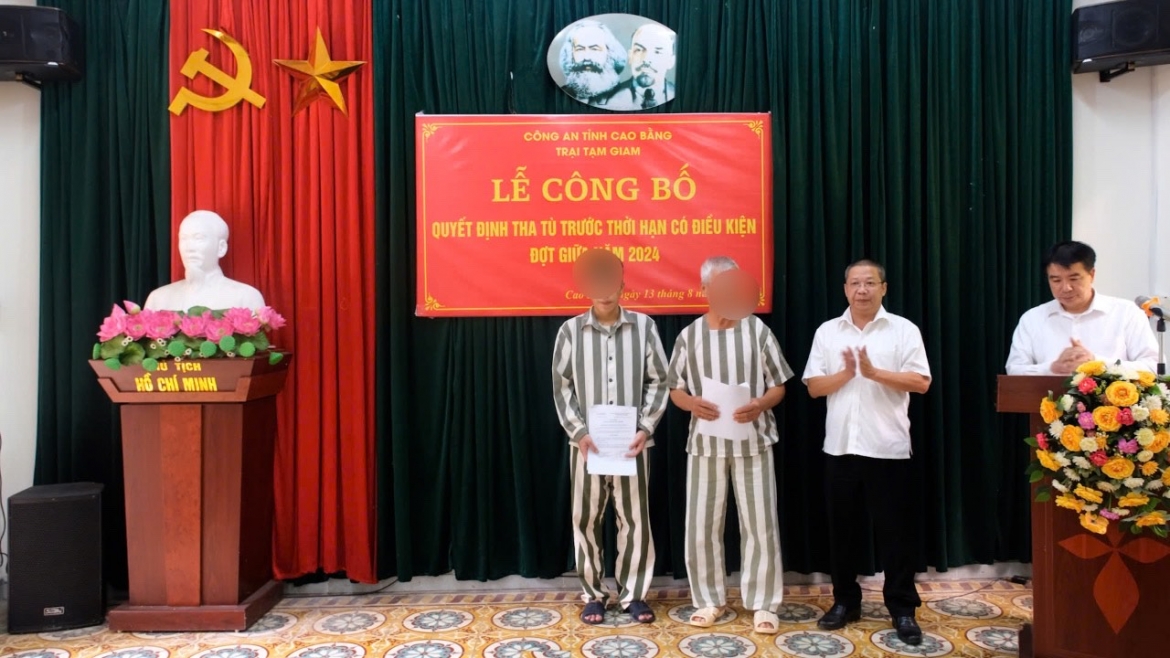 Phạm nhân được công bố tha tù trước thời hạn