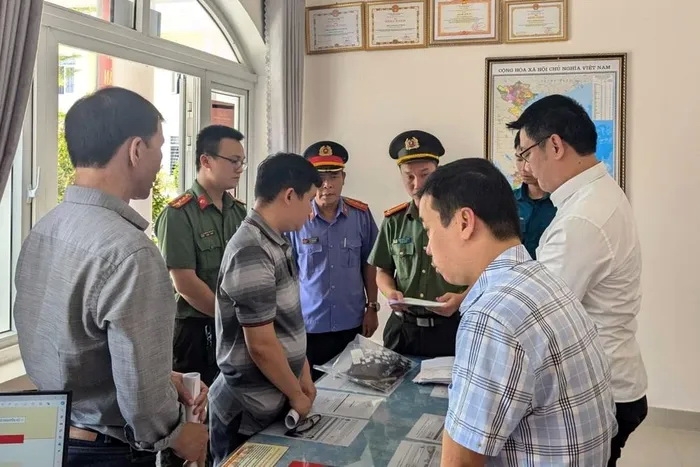 Công an thực hiện lệnh bắt các bị can