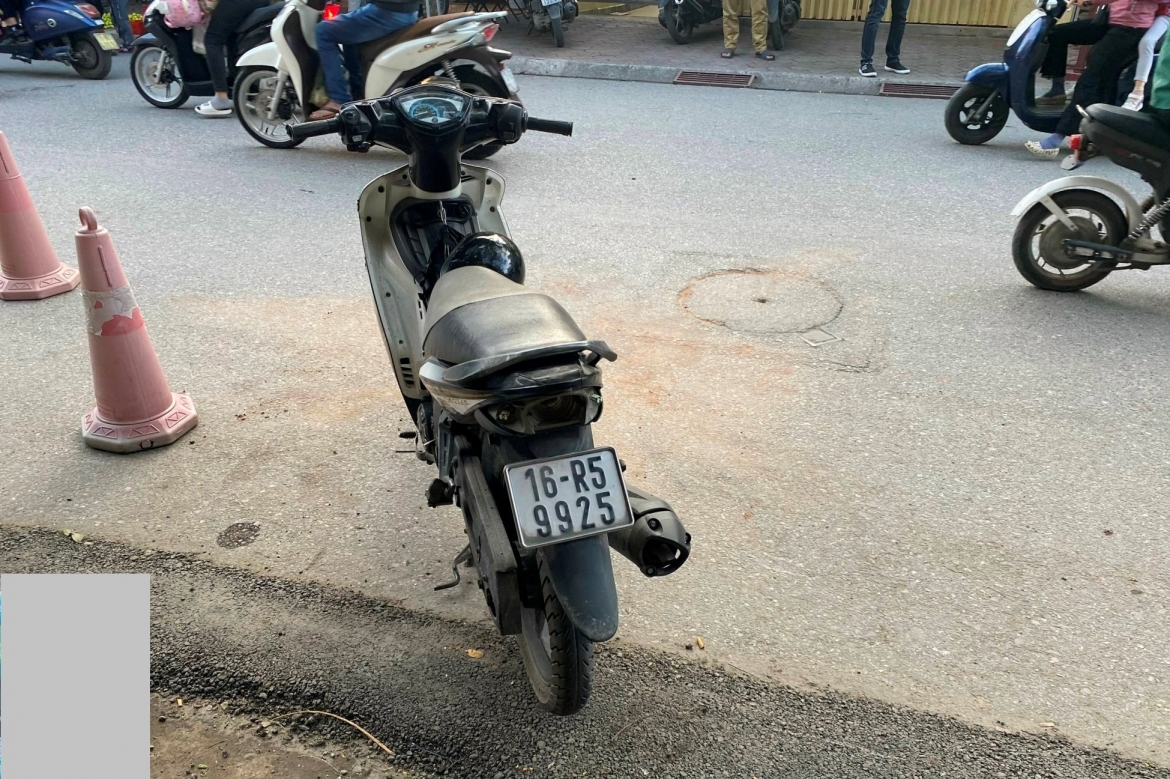 Hiện trường vụ tai nạn và chiếc xe được anh Đ.V.T. giao cho anh P.T.B. điều khiển. (Ảnh: CA Hải Phòng)
