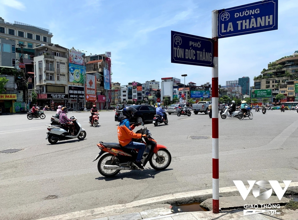Người ta có thể sử dụng điện thoại ở bất cứ đâu, bất cứ khi nào trên đường và hoàn toàn không quan tâm đến an toàn giao thông