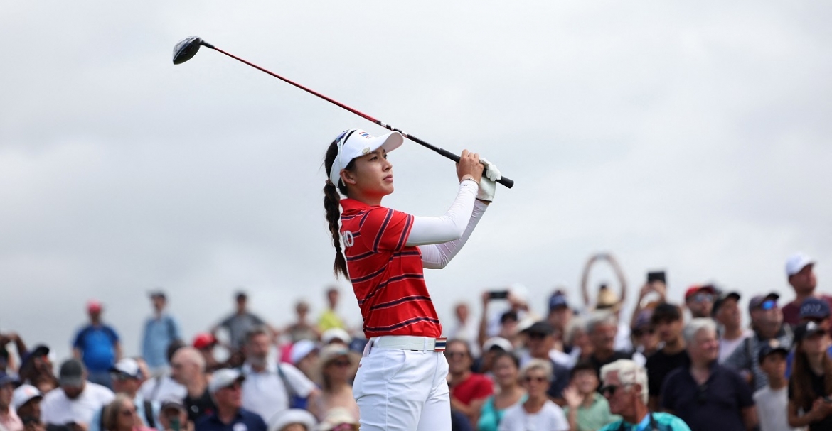 VĐV Atthaya Thitikul thi đấu ở môn golf của Thái Lan. (Ảnh: Reuters). 