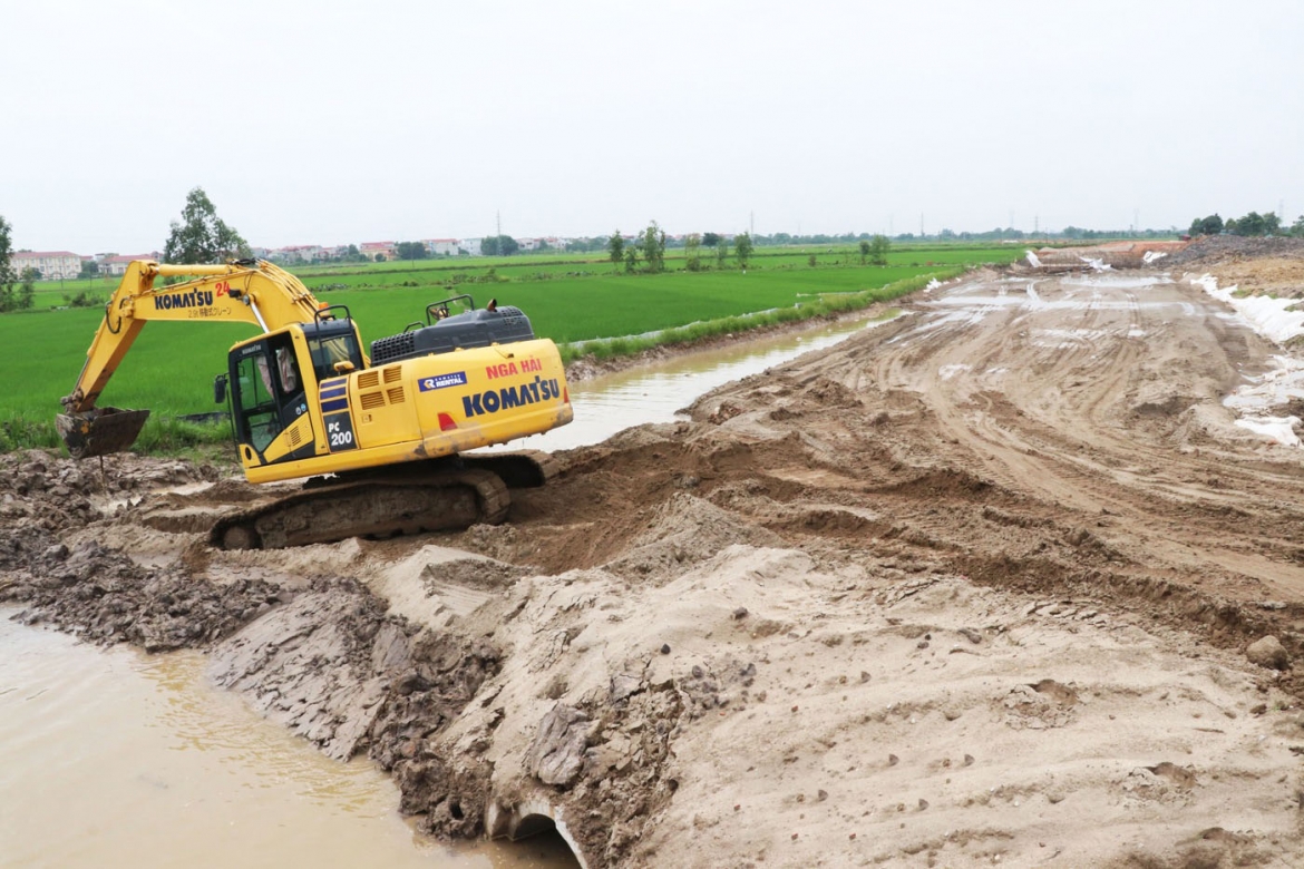 Nhà thầu đang đẩy nhanh tiến độ thi công dự án, đoạn qua địa bàn xã Yên Giả (thị xã Quế Võ)