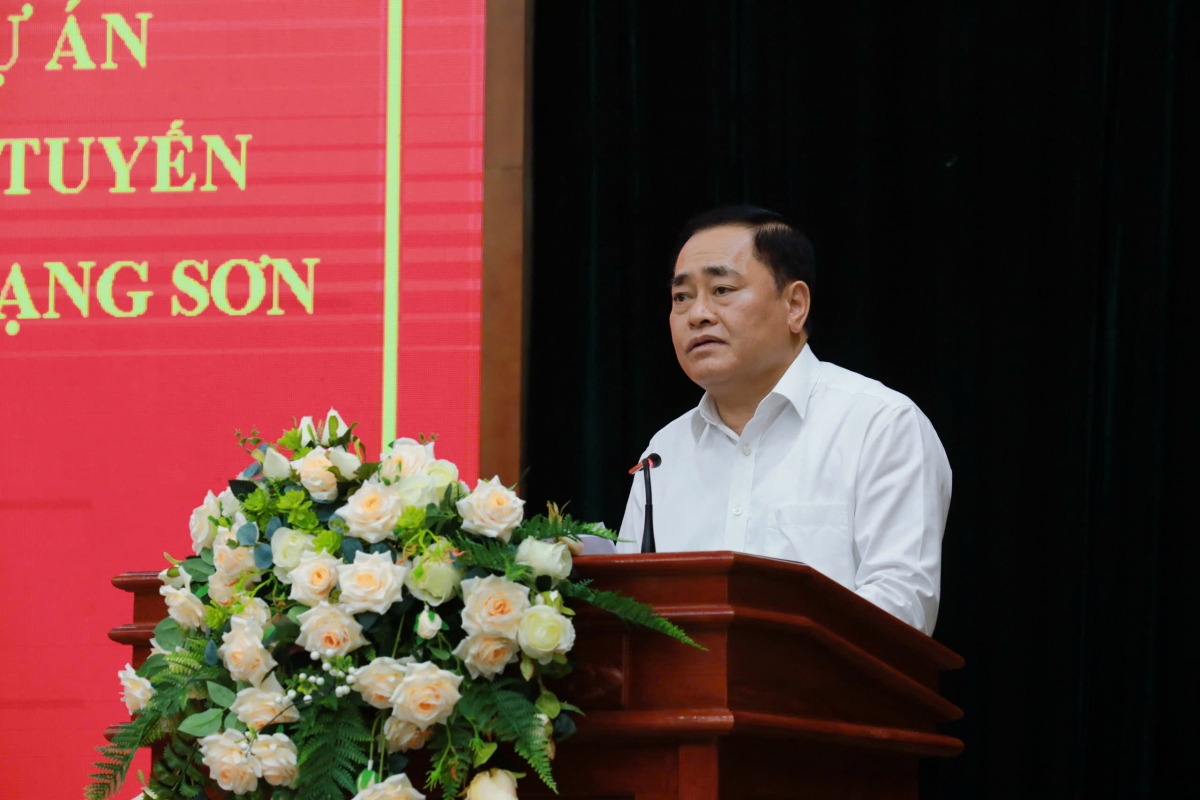 Ông Hồ Tiến Thiệu - Chủ tịch UBND tỉnh Lạng Sơn phát biểu.