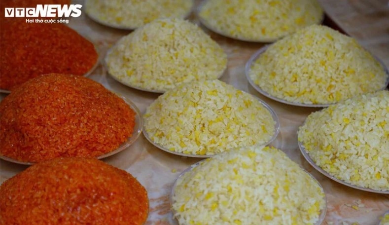 Xôi cúng cho ngày rằm tháng 7. (Ảnh: Minh Đức)