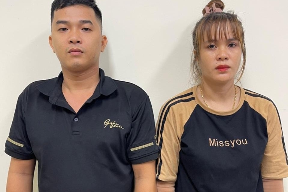 Đôi nam nữ làm giả con dấu, tài liệu cơ quan nhà nước. (Ảnh: CACC)