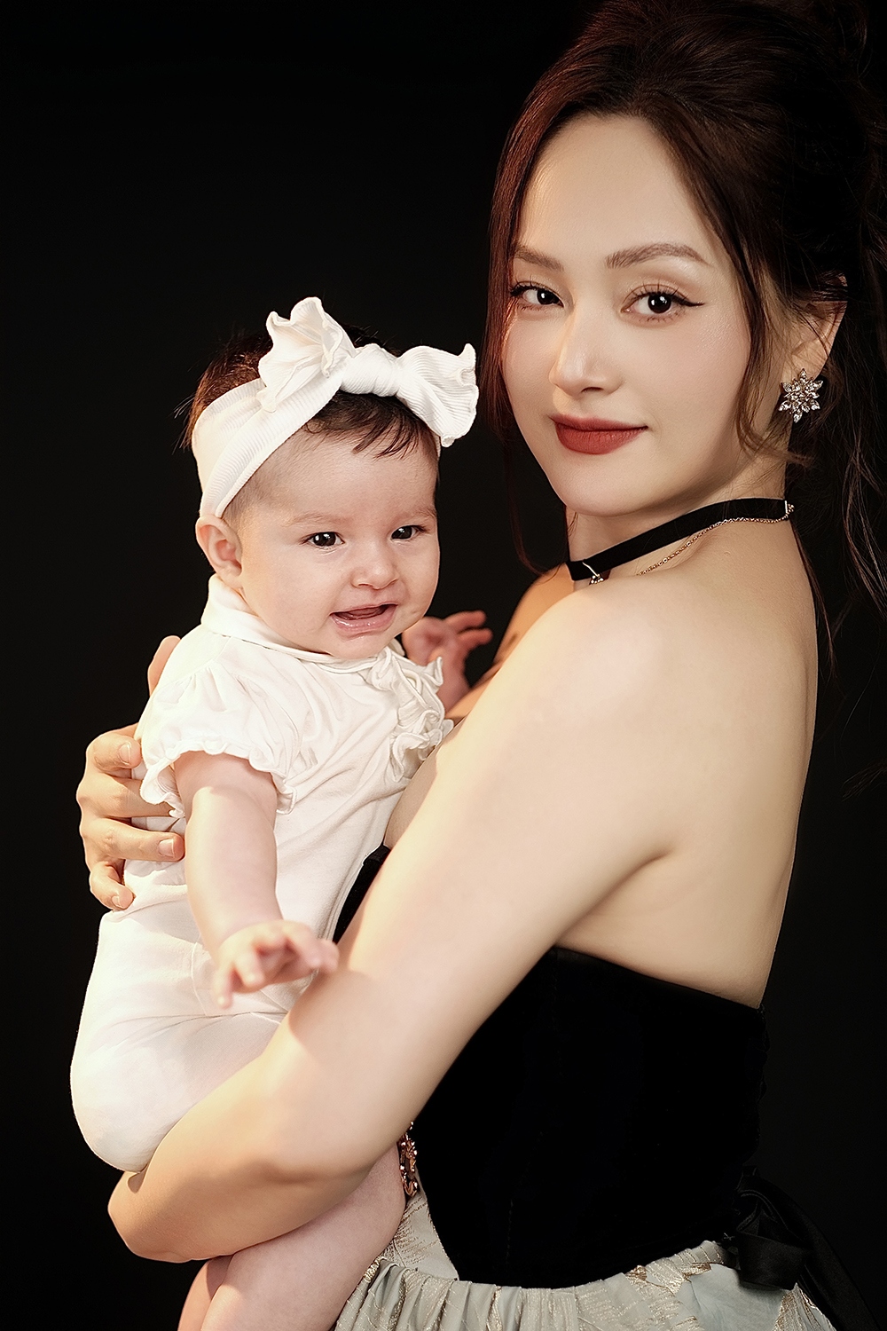 Lan Phương bắt đầu trở lại công việc sau một tháng ở cữ. Cô chưa nhận phim mà chỉ nhận một số job quảng cáo, đi sự kiện nên vẫn có thể dành nhiều thời gian cho con. Từ khi em bé Mia tròn 5 tháng tuổi, Lan Phương đưa hai con vào Đà Nẵng đoàn tụ với chồng.