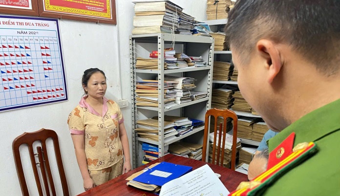 Đối tượng Trần Thị Phương tại cơ quan Công an