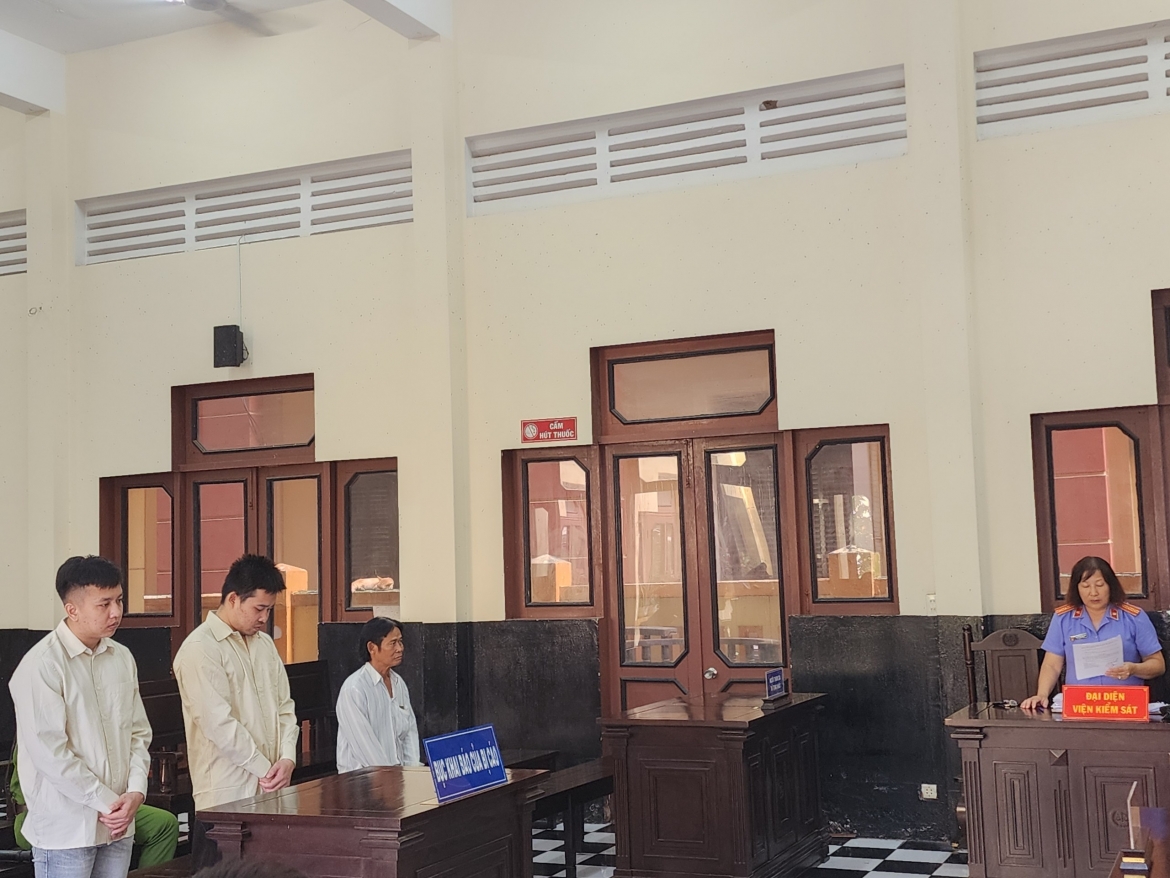 Hai bị cáo nhận tội tại phiên xét xử