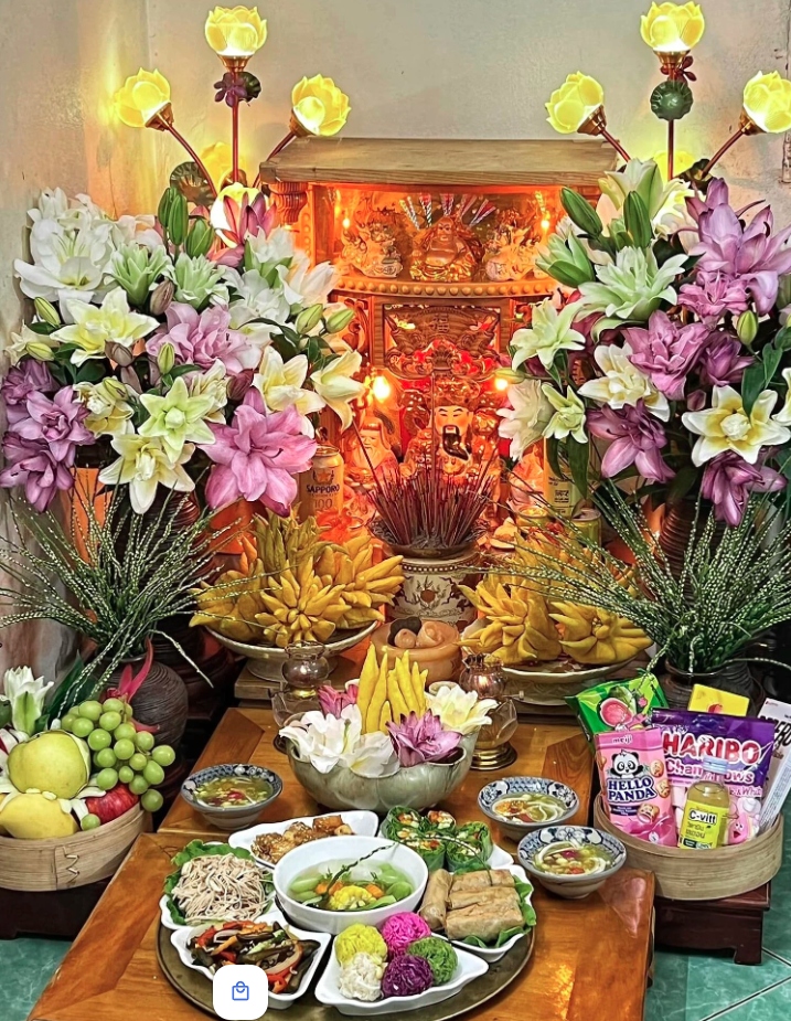Mâm cỗ cúng Phật đầy đủ nhất. (Ảnh: Loan Trần)