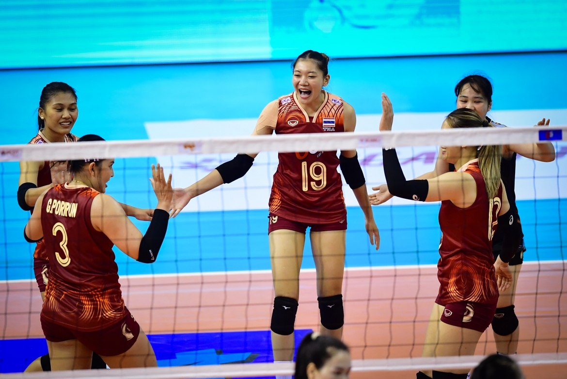Các cầu thủ Thái Lan ăn mừng chiến thắng. (Ảnh: SEAVA). 