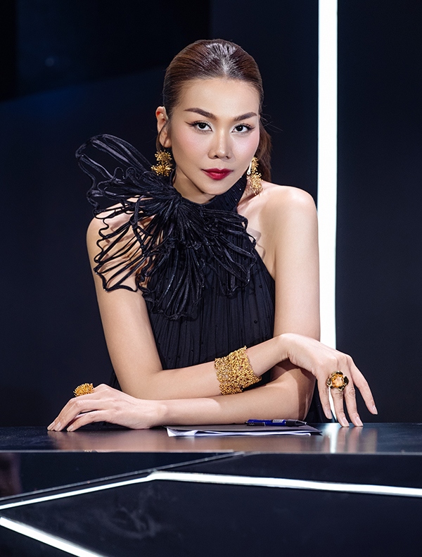 Siêu mẫu Thanh Hằng cho rằng hoa hậu Kỳ Duyên liều lĩnh và đang đối mặt rủi ro khi khi dự thi Miss Universe Vietnam 2024.