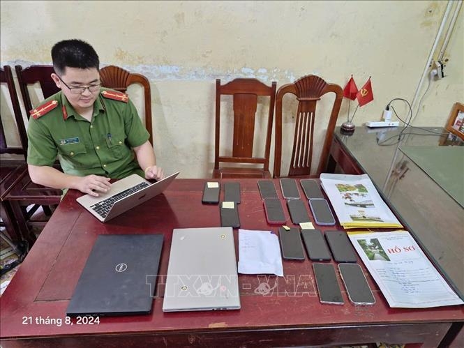 Tang vật thu được của vụ án. (Ảnh: TTXVN)