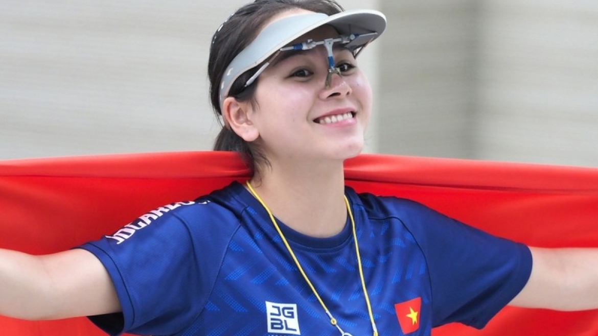 Xạ thủ Trịnh Thu Vinh được vinh danh là VĐV tiêu biểu năm 2024.
