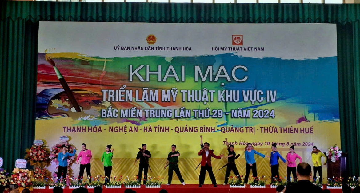 Văn nghệ chào mừng triển lãm