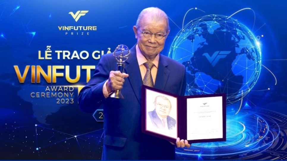 Giáo sư Võ Tòng Xuân - người Việt đầu tiên được vinh danh tại Giải thưởng VinFuture (năm 2023)