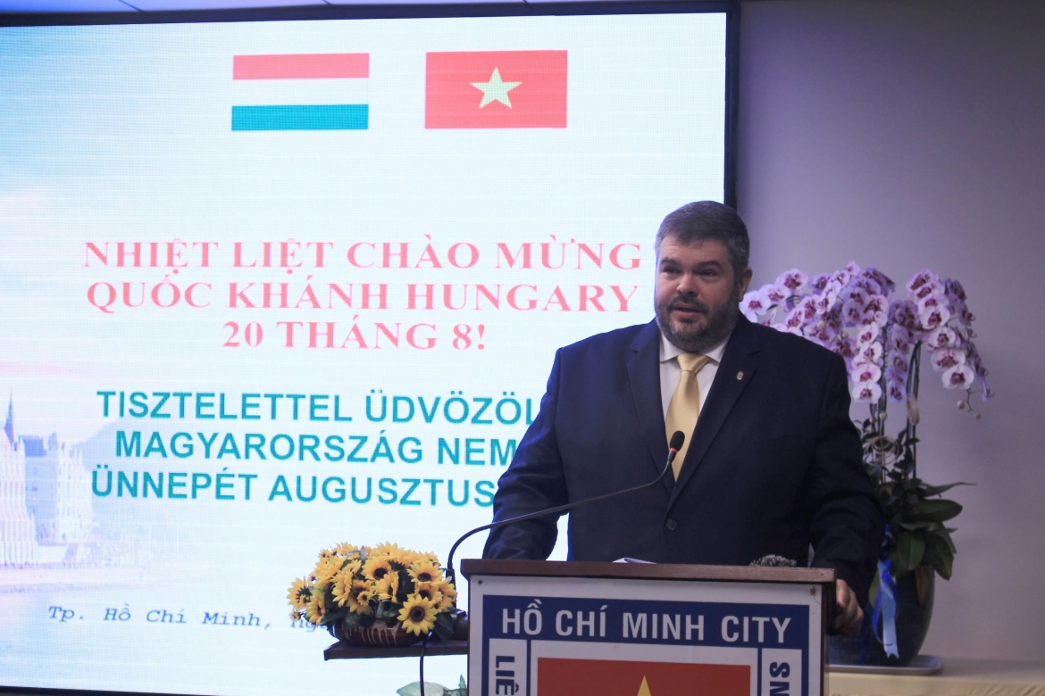 Ông Lehőcz Gábor, Tổng lãnh sự - Tổng lãnh sự quán Hungary tại TP.HCM phát biểu tại buổi lễ