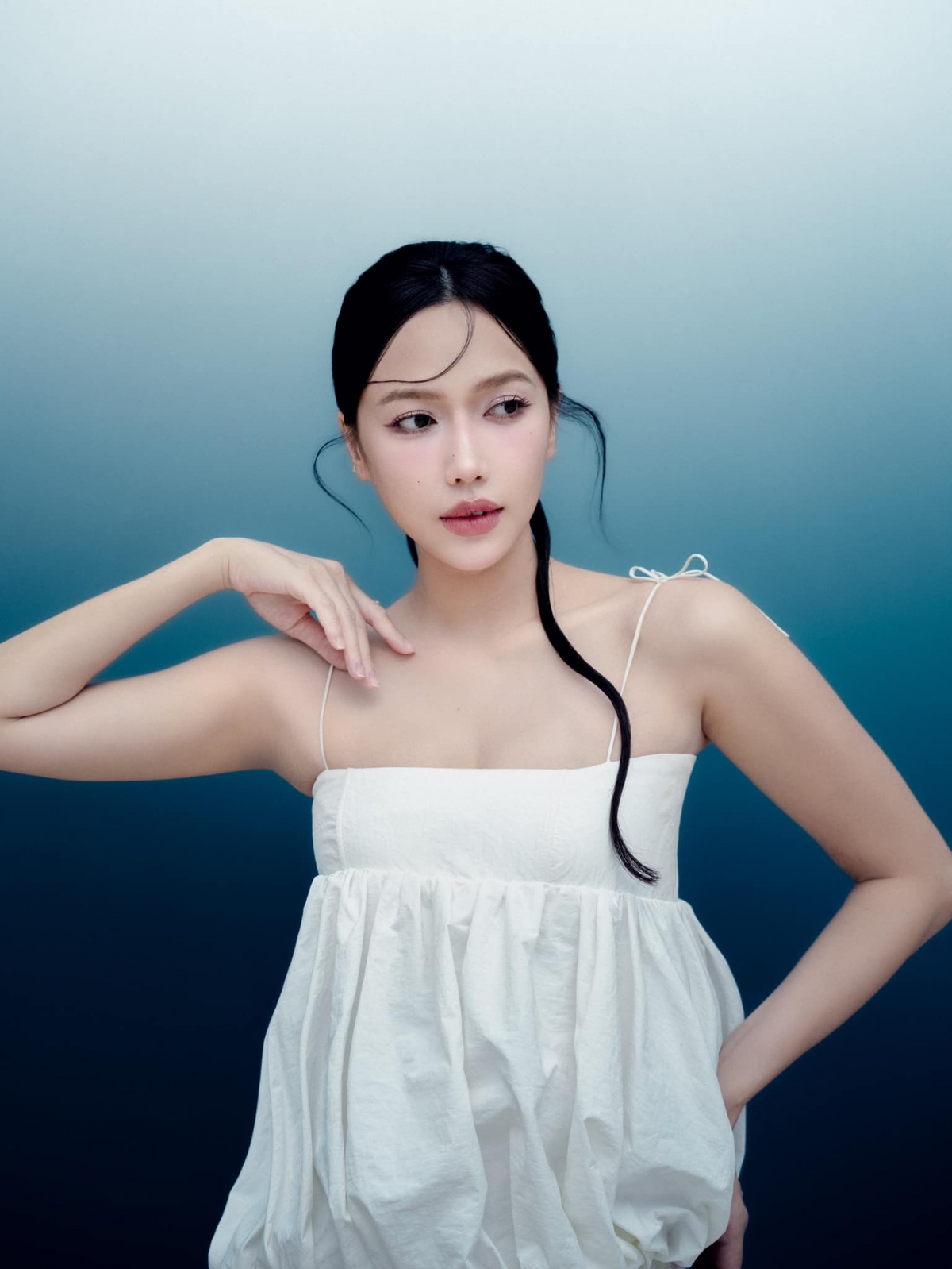 Anh Tú từng chia sẻ anh và Diệu Nhi có quy tắc hạn chế chia sẻ chuyện đời tư để khán giả chỉ tập trung vào công việc và những cống hiến của họ trong nghề nghiệp. Sau 2 năm kết hôn, Diệu Nhi và Anh Tú vẫn tập trung phát triển công việc riêng. Diệu Nhi tham gia chương trình Chị đẹp đạp gió rẽ sóng, còn Anh Tú góp mặt tại Anh trai "say hi".