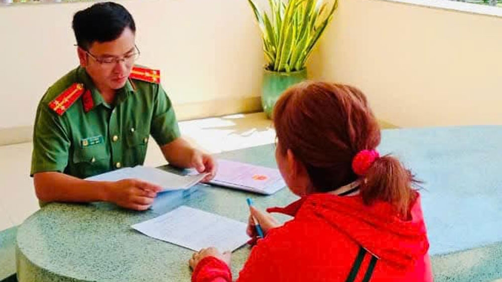 Bà H. bị xử phạt (ảnh: CA)