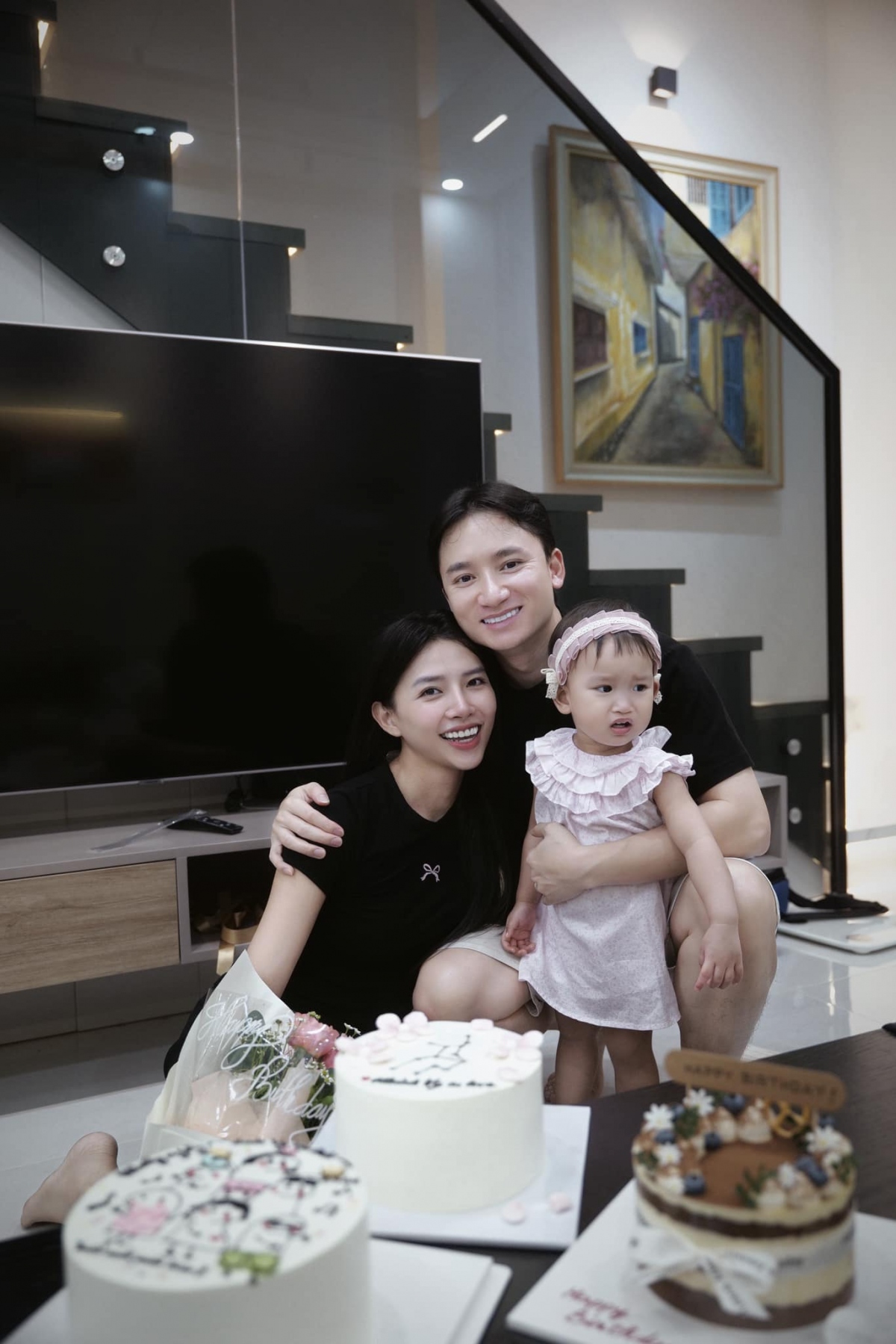 Phan Mạnh Quỳnh mừng sinh nhật bà xã Khánh Vy. (Nguồn: FBNV)