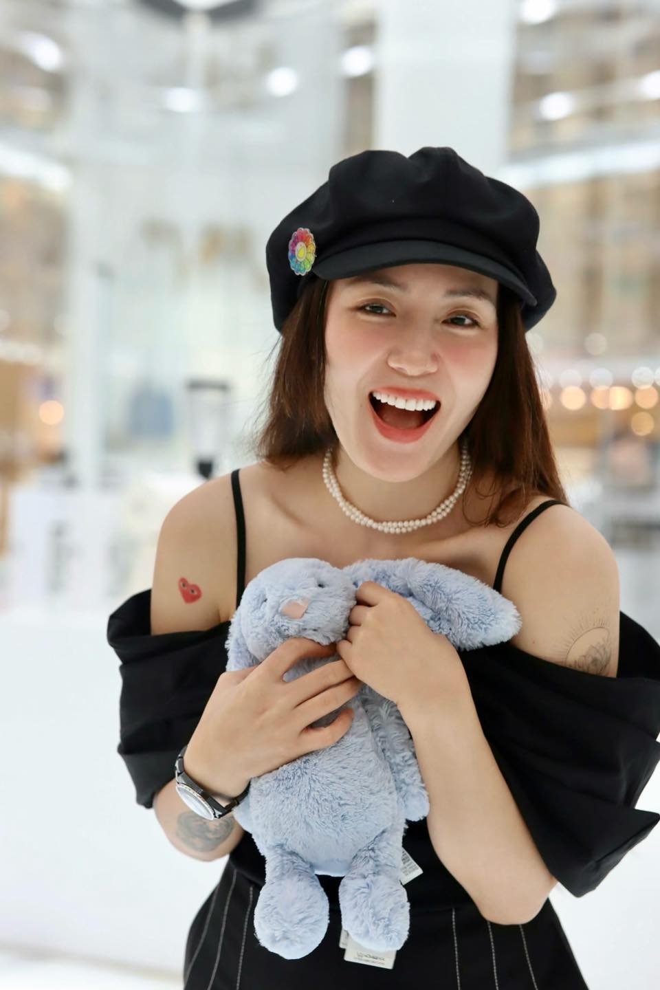 Ca sĩ Phương Linh khoe vẻ đẹp rạng ngời. Ở độ tuổi 40, cô được khen ngợi ngày càng trẻ trung. (Nguồn: FBNV)