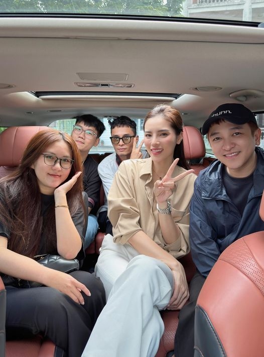 Hoa hậu Kỳ Duyên về quê Nam Định hỗ trợ bà con vùng lũ: “Lên đường về với quê hương Nam Định thân yêu”. (Nguồn: FBNV)