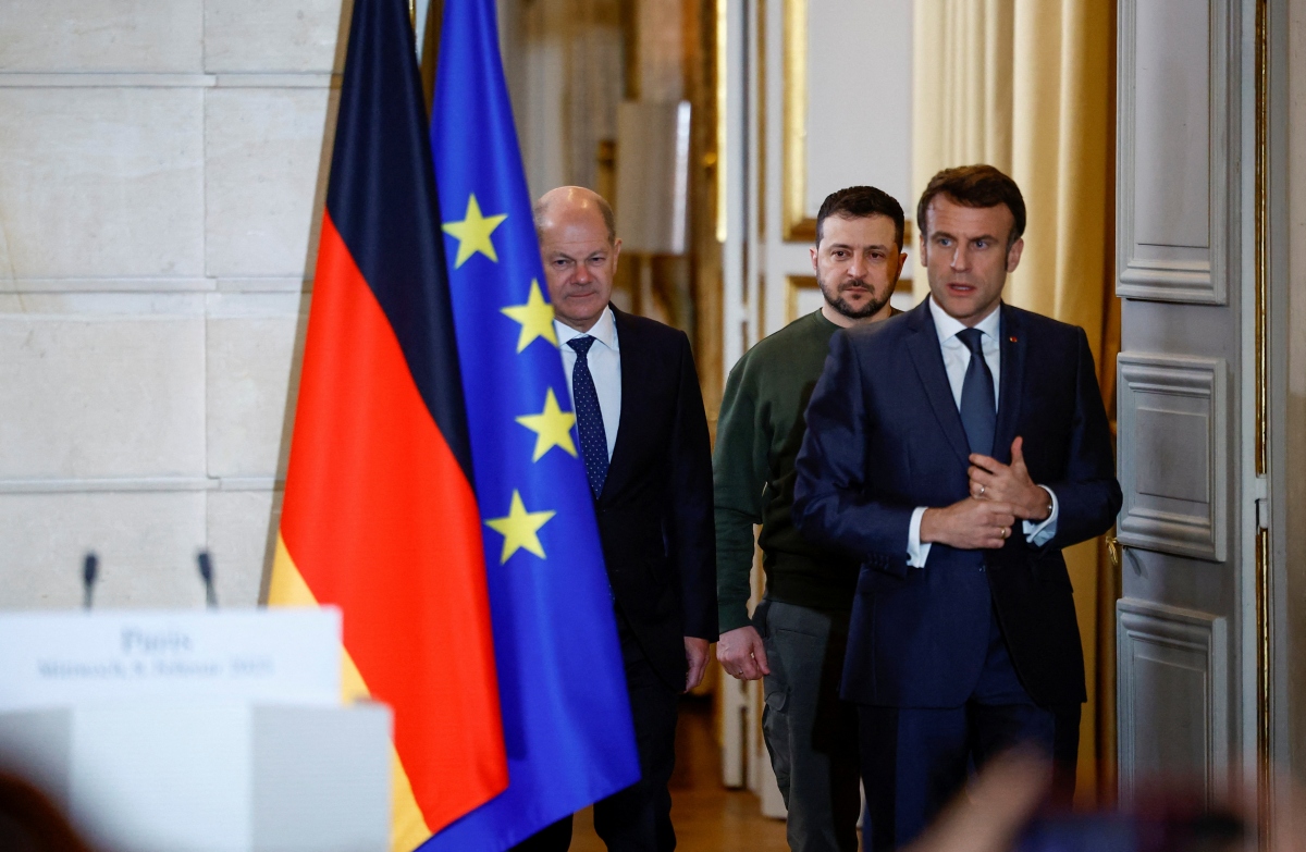 Từ trái qua phải: Thủ tướng Đức Olaf Scholz, Tổng thống Ukraine Volodymyr Zelensky và Tổng thống Pháp Emmanuel Macron. Ảnh: Reuters