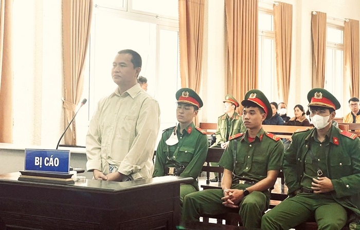 Bị cáo Hoàng Việt Khánh tại tòa.