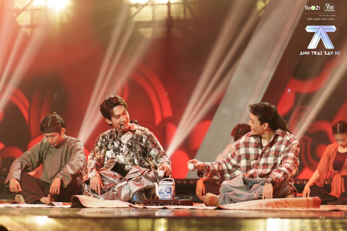 Màn trình diễn "Lâu không gặp" của Song Luân kết hợp cùng anh trai Tage