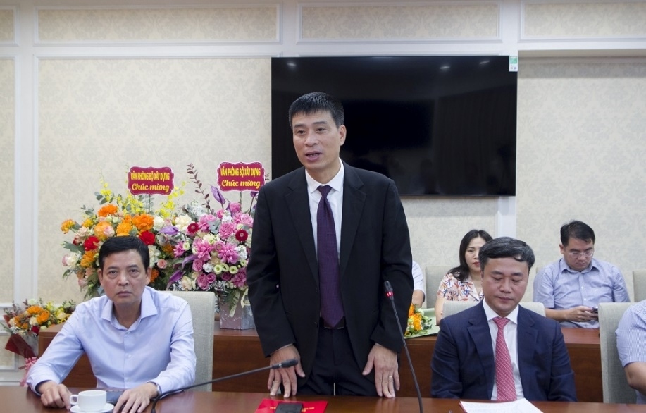 Tân Thứ trưởng Bộ Xây dựng Phạm Minh Hà phát biểu nhận nhiệm vụ.