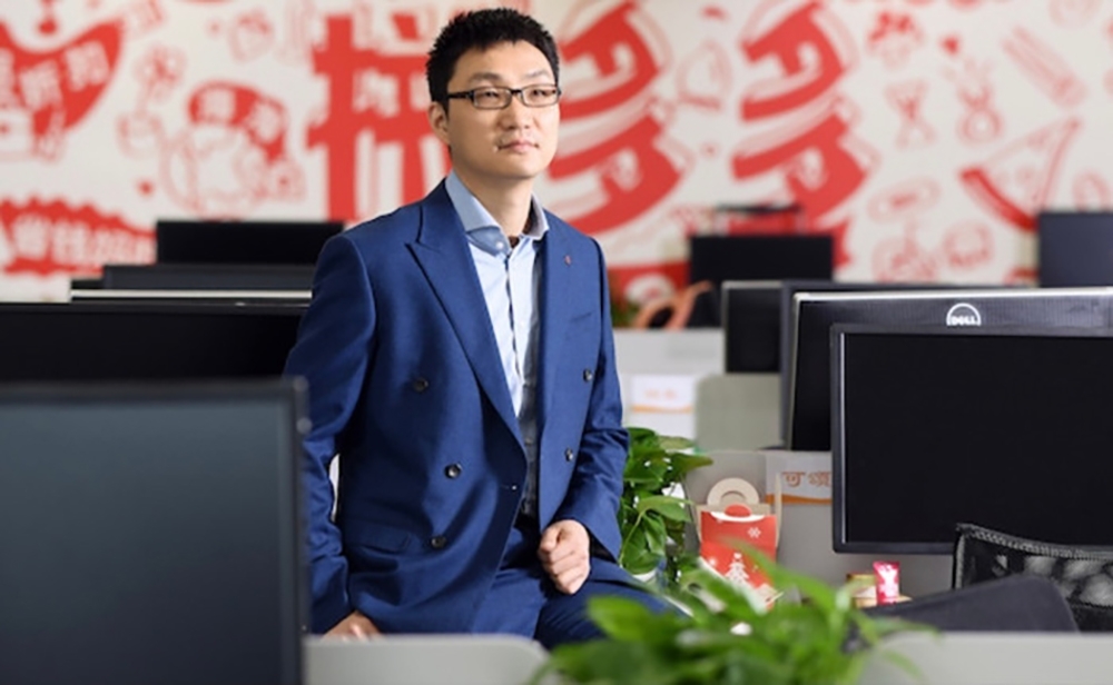 Tốt nghiệp ngành khoa học máy tính đại học Wisconsin, Colin Huang từng là thực tập sinh của Microsoft tại Bắc Kinh và Seattle.