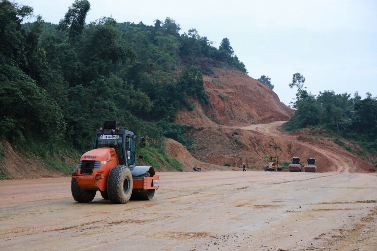 Công trường thi công thuộc gói thầu EC02 dự án cao tốc Hữu Nghị - Chi Lăng.