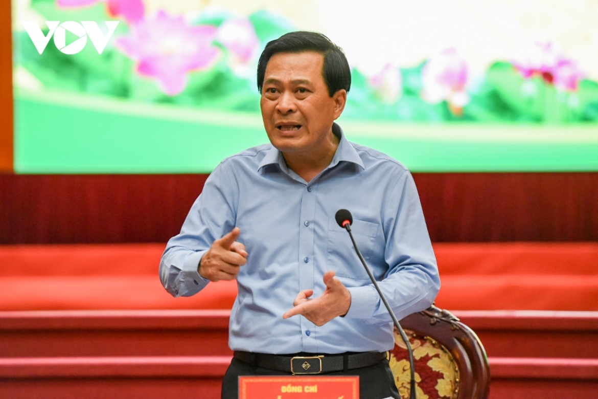 Chủ tịch UBND thành phố Nguyễn Mạnh Hiếu chỉ đạo kiên quyết xử lý ơ sở sản xuất giấy vi phạm, gây ô nhiễm môi trường