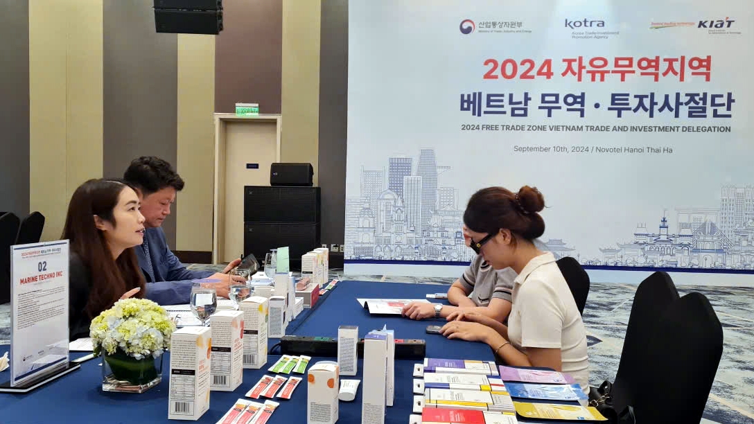 Hoạt động giao thương trực tiếp giữa đoàn 11 doanh nghiệp Khu Thương mại tự do Hàn Quốc với các doanh nghiệp Việt Nam ngày 10/9 - Ảnh: KOTRA Hà Nội