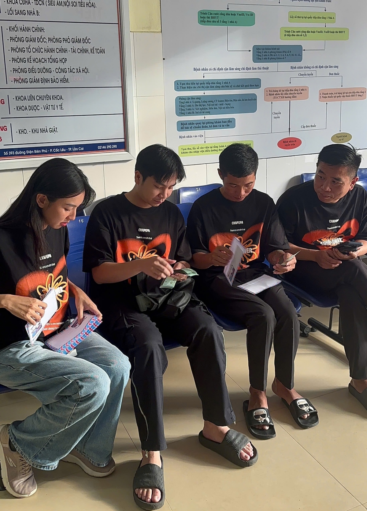 Hoa hậu Thuỳ Tiên cùng Team Châu Phi đã lên đường, hỗ trợ người dân gặp khó khăn do cơn bão số 3 gây ra. Với sứ mệnh lá lành đùm lá rách, cả đoàn đã không ngại khó khăn, cùng cán bộ địa phương để đến trực tiếp để trao quà cho các nạn nhân. Được biết, tổng hiện kim Hoa hậu Thuỳ Tiên và team Châu Phi đã trao tặng đến 2 tỉnh là 600.000.000 VND.
