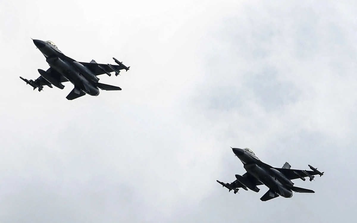 Tiêm kích F-16 của không quân Ukraine. Ảnh: Reuters.