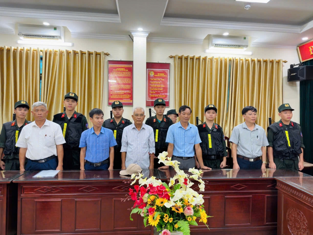 Cơ quan Cảnh sát Điều tra Công an tỉnh Nam Định đã ra quyết định khởi tố vụ án, khởi tố bị can và bắt tạm giam 5 lãnh đạo, nguyên lãnh đạo, cán bộ UBND xã Nam Điền. (Ảnh: Công an Nam Định)