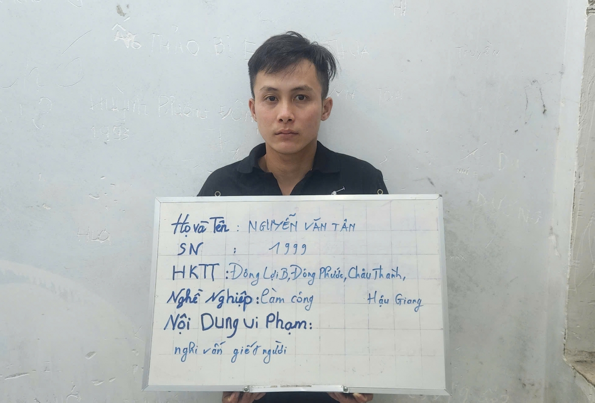 Nghi can Nguyễn Văn Tân.