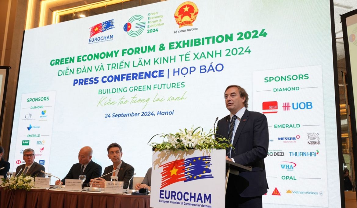 Ông Bruno Jaspaert – tân Chủ tịch EuroCham phát biểu tại buổi họp báo