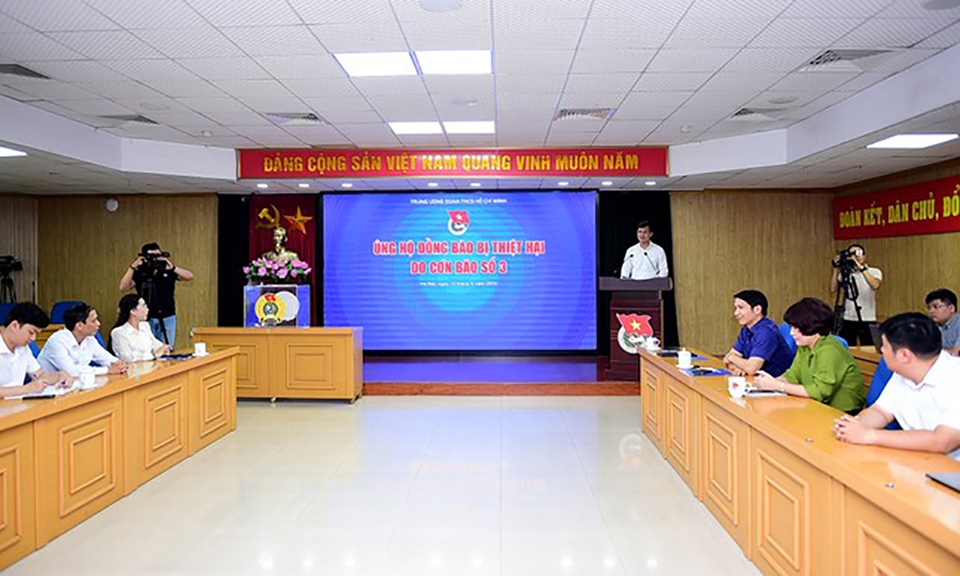 T.Ư Đoàn tổ chức phát động ủng hộ đồng bào bị thiệt hại do bão số 3 (bão Yagi). Ảnh: Tiền Phong