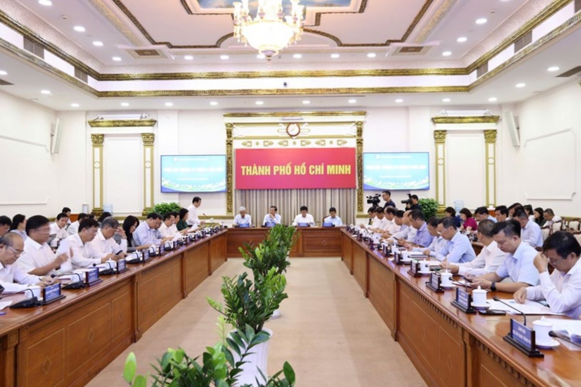 UBND TP.HCM họp đánh giá thực hiện nhiệm vụ kinh tế- xã hội 8 tháng qua và triển khai giải pháp trọng tâm từ nay đến cuối năm 2024 (Ảnh TTBC TP.HCM cung cấp)