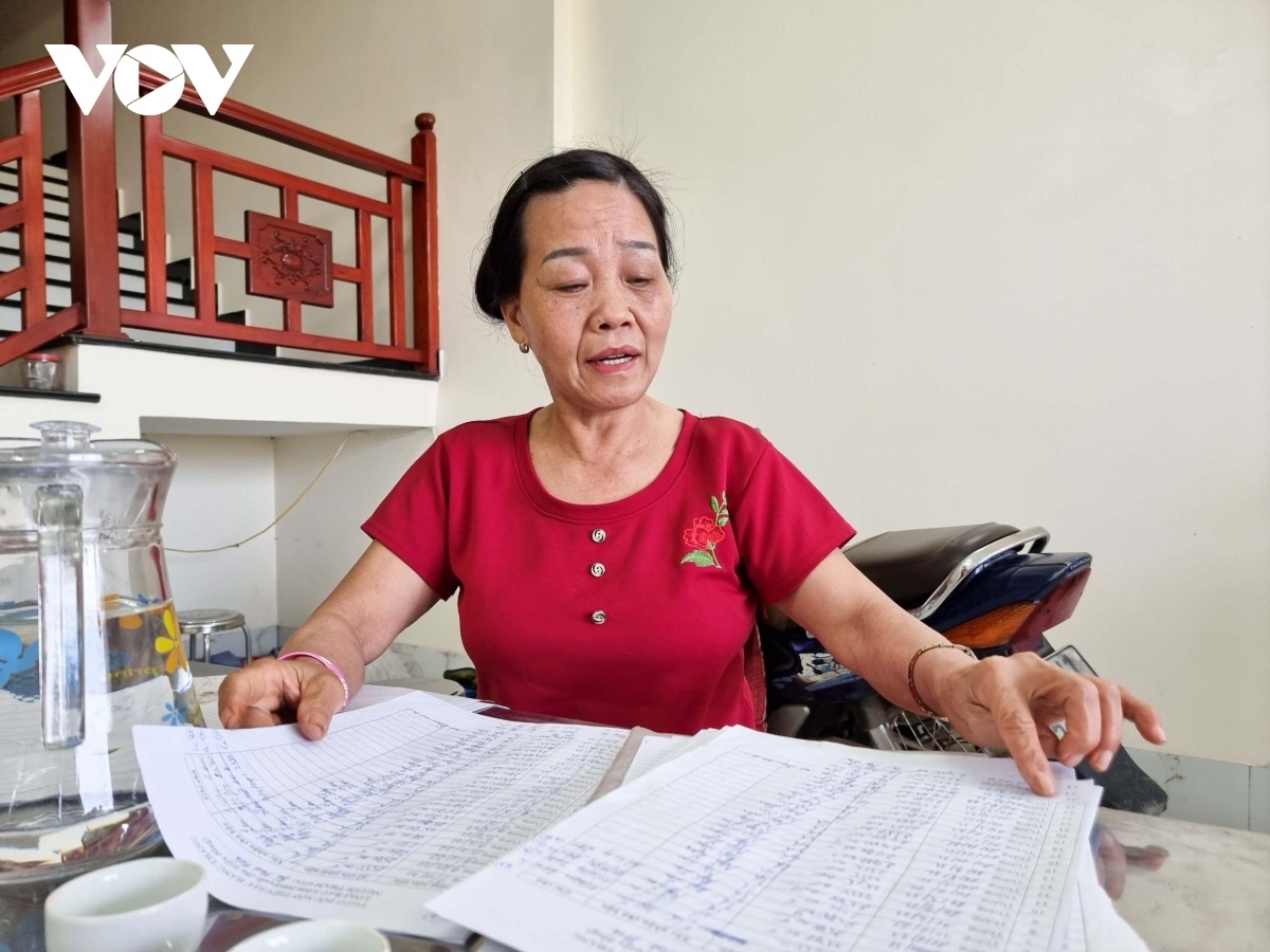 Người dân đưa ra các chứng cứ về việc tham gia "bậu"