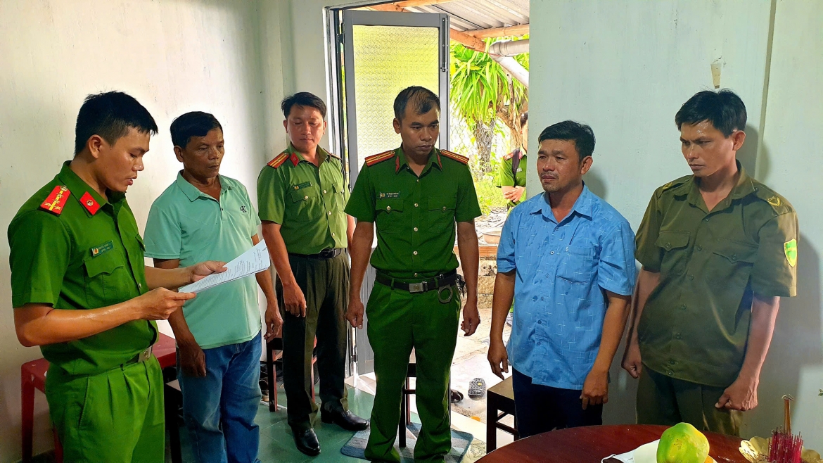 Cơ quan Cảnh sát điều tra Công an tỉnh Phú Yên tống đạt quyết định khởi tố bị can đối với Huỳnh Khắc Duy