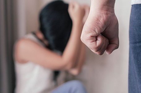 Chồng cũ sẵn sàng hành hung tôi bất kể lúc nào. (ảnh minh họa)