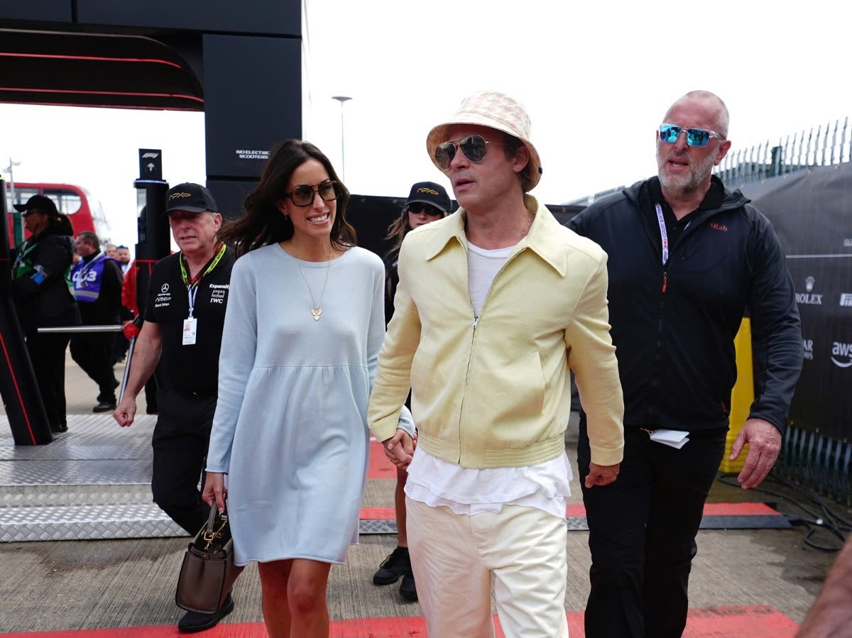 Cặp đôi "tay trong tay" tại giải đua xe F1 British Grand Prix tháng 7 năm 2024.