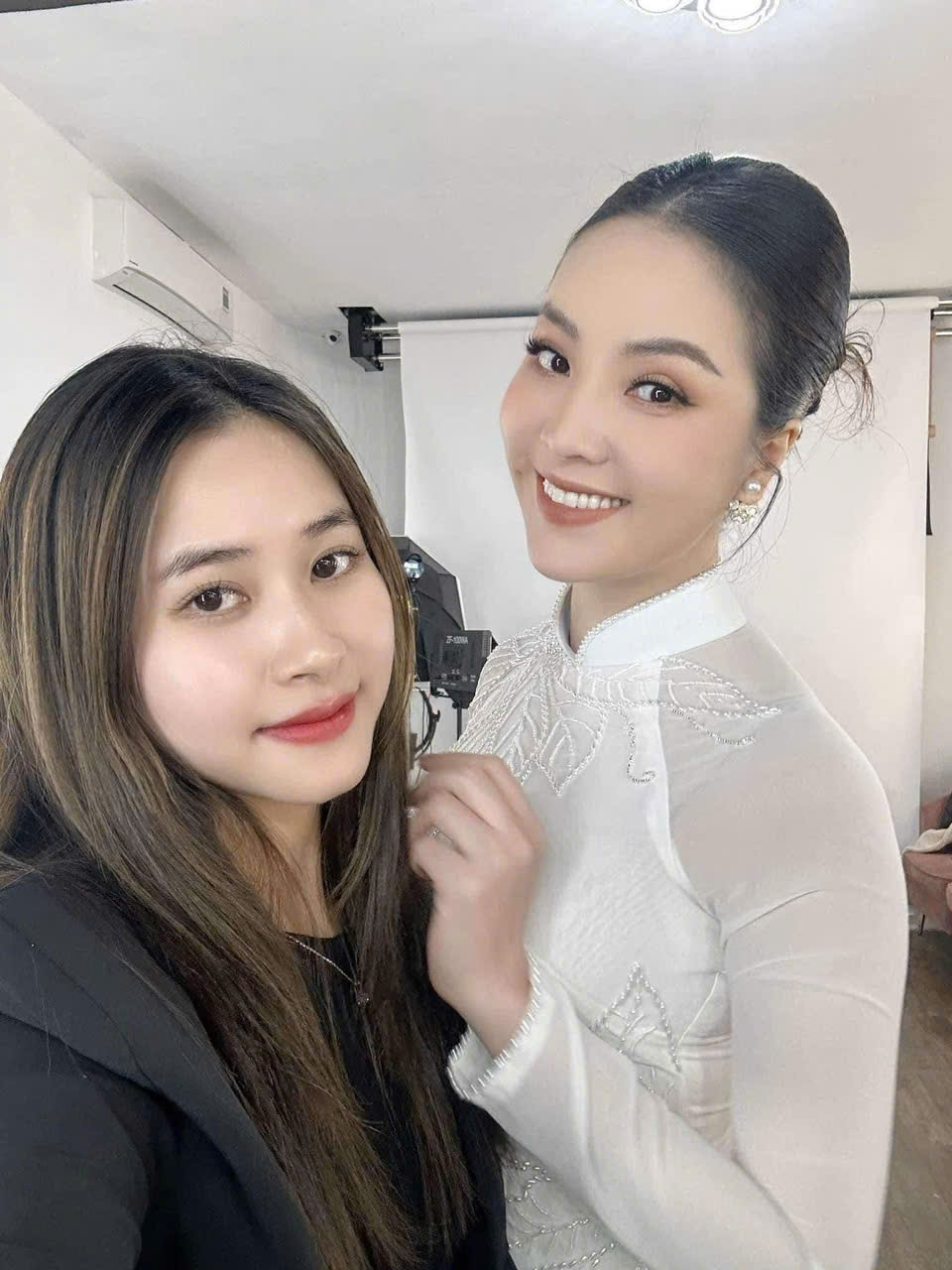 Mi Nguyễn và á hậu Thụy Vân