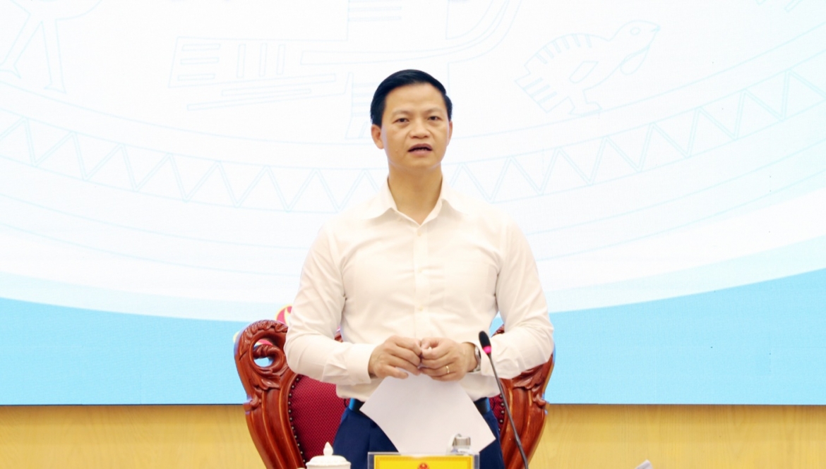Chủ tịch UBND tỉnh Bắc Ninh Vương Quốc Tuấn phát biểu tại phiên họp
