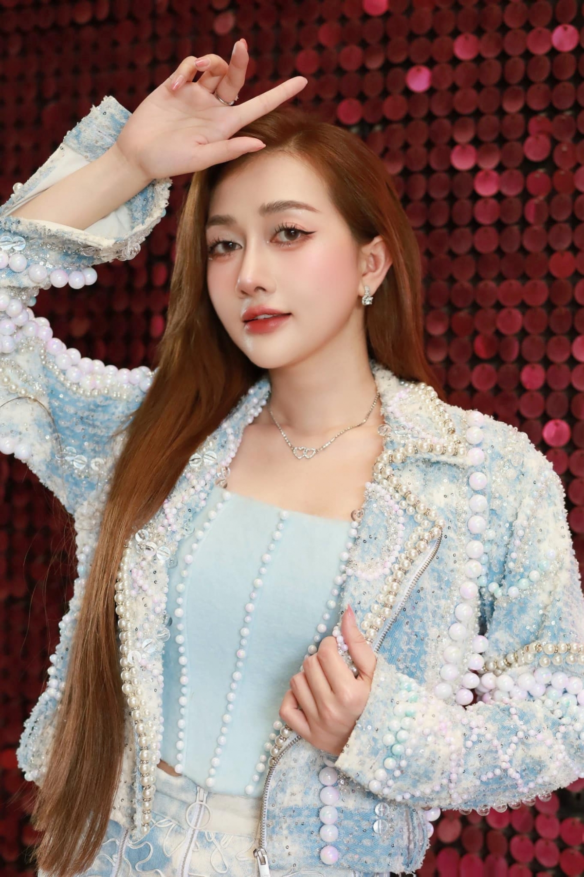 Phương Lan lên tiếng sau ồn ào chồng cô - diễn viên Phan Đạt - tố bị đồng nghiệp chèn ép và rạn nứt tình cảm với vợ. “Trước tiên, tôi xin gửi lời xin lỗi chân thành đến quý khán giả và các anh chị trong câu chuyện này, đặc biệt là gia đình Thế Giới Trẻ, nơi tôi đã gắn bó từ những ngày đầu mới ra trường. Hơn ai hết, tôi hiểu rằng những chuyện cá nhân của mình đã ảnh hưởng đến tập thể và gây phiền lòng cho mọi người trong những ngày qua”, nữ diễn viên viết trên trang cá nhân. (Nguồn: FBNV)