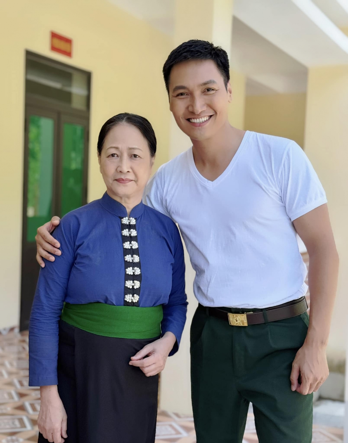 Mạnh Trường đóng cùng NSƯT Như Quỳnh trong bộ phim mới: “3 năm rồi mới gặp lại bà nội”. (Nguồn: FBNV)